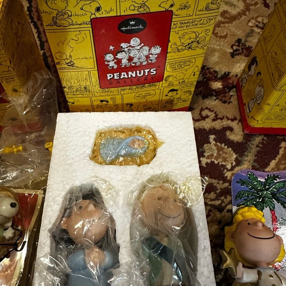 Peanuts Gallery Limited Edition Manger Set by Hallmark - Picture 5 of 6